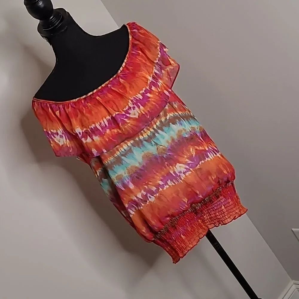 New Directions  sz L chiffon  top with banded elastic waist.